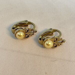 Vintage 'AVON' Yellow Gold Tone & Pearl Clip Earrings